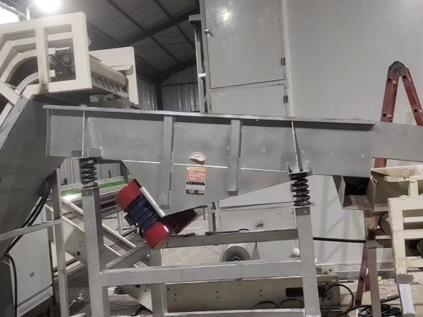 直线振动筛的结构和工作原理