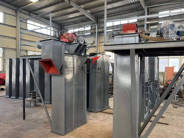 斗式提升机物料粘附问题及解决方法